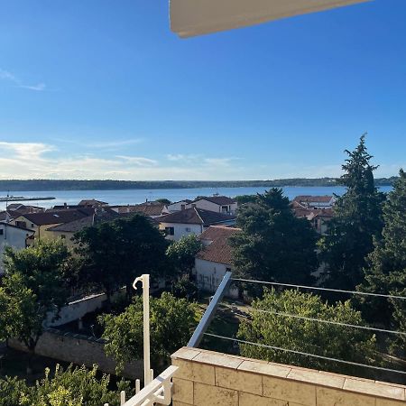 App Robi Apartment Novigrad  Exterior photo